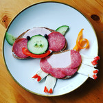 Katie K. / Fröhliches Frühstücksferkel / 121 Votes